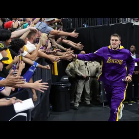 Minnesota Timberwolves v Los Angeles Lakers