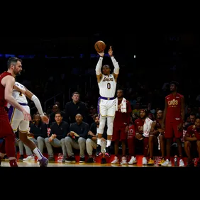 Cleveland Cavaliers v Los Angeles Lakers