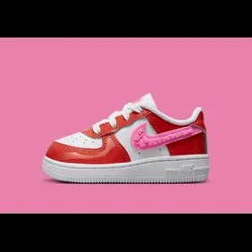 Nike-Air-Force-1-Low-TD-Valentines-Day-FD1033-600-3
