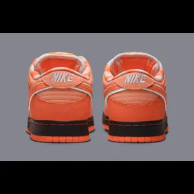 concepts-nike-sb-dunk-low-orange-lobster-db8776-800-heel-1