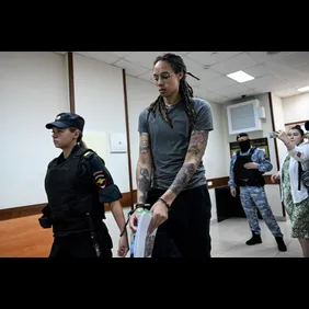 TOPSHOT-RUSSIA-US-DIPLOMACY-BASKET-COURT