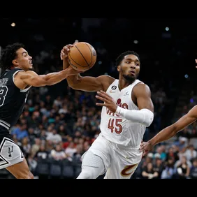 Cleveland Cavaliers v San Antonio Spurs