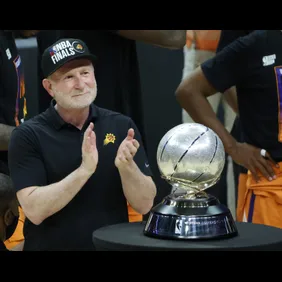 Phoenix Suns v Los Angeles Clippers - Game Six