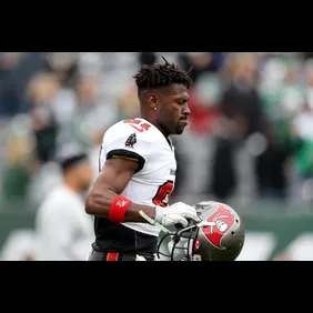 Tampa Bay Buccaneers v New York Jets