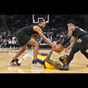 Los Angeles Lakers v Cleveland Cavaliers