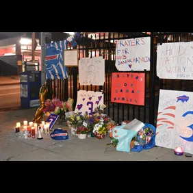 NFL player Damar Hamlin collapses during game, in 'critical condition' âââââââ