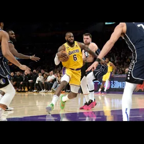 Dallas Mavericks v Los Angeles Lakers