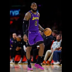 Atlanta Hawks v Los Angeles Lakers