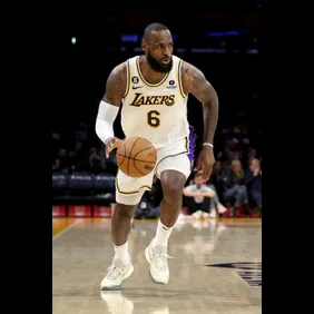 Philadelphia 76ers v Los Angeles Lakers