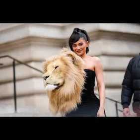 Celebrity Sightings - Paris Fashion Week - Haute Couture Spring Summer 2023 : Day One