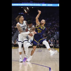 Memphis Grizzlies v Golden State Warriors