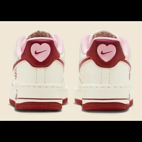 nike-air-force-1-low-valentines-day-2023-heart-cherries-3-1