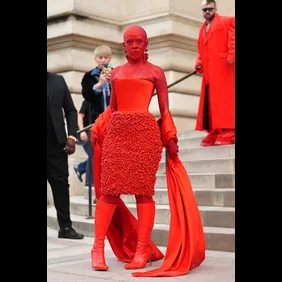 Schiaparelli : Outside Arrivals - Haute Couture Spring Summer 2023