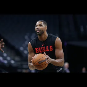 Chicago Bulls v Sacramento Kings