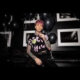 Avril Lavigne Performs Live At The Roxy For SiriusXM And Pandora's Small Stage Series In Los Angeles