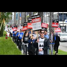 US-ENTERTAINMENT-TELEVISION-FILM-STRIKES-AI