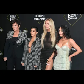 2019 E! People's Choice Awards - Arrivals