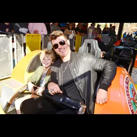 Robin Thicke And His Family Visit Knott's Berry Farm