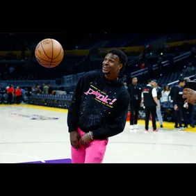 Golden State Warriors v Los Angeles Lakers - Game Three