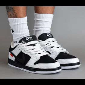 Tightbooth-Nike-SB-Dunk-Low-FD2629-100-On-Feet