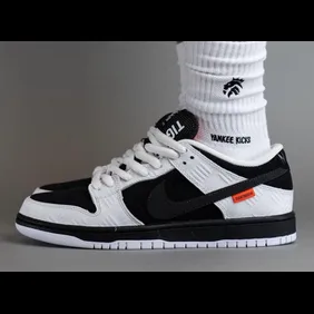 Tightbooth-Nike-SB-Dunk-Low-On-Feet