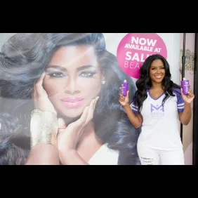 Kenya Moore Sally Beauty In Store Appearance