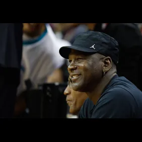 Charlotte Hornets v Los Angeles Clippers