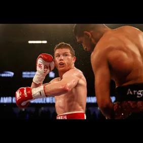 Canelo Alvarez v Amir Khan