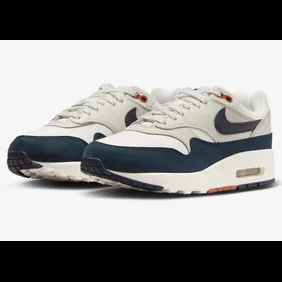 Nike-Air-Max-1-Light-Orewood-Brown-Obsidian-FD2370-110-4
