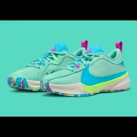 ike-zoom-freak-5-gs-mint-aqua-dz4486-300-1