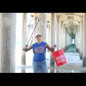 SHISEIDO Blue Project Beach Clean-Up