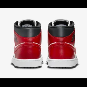 Air-Jordan-1-Mid-Black-Toe-BQ6472-160-5