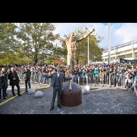 TOPSHOT-FBL-SWE-CELEBRITY-STATUE-ZLATAN-MLS