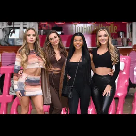 "Too Hot To Handle" - Press Photocall