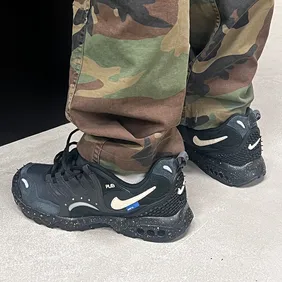 Undefeated-Nike-Air-Terra-Humara-Black-FN7546-002-2