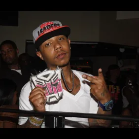 Akon Performs at Spotlight Live in Times Square - June 10, 2008