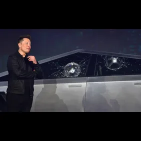 US-TRANSPORT-AUTOMOBILE-TESLA-MUSK