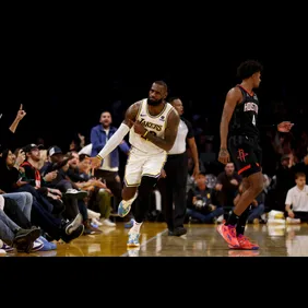 Houston Rockets v Los Angeles Lakers