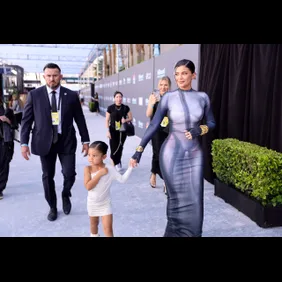 2022 Billboard Music Awards - Red Carpet