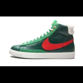 Nike-Kids-Blazer-Mid-GS-22Christmas-Sweater22