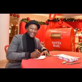 Macy's 109th Annual Great Tree Lighting Featuring Aloe Blacc
