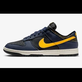 Nike-Dunk-Low-Vintage-Michigan