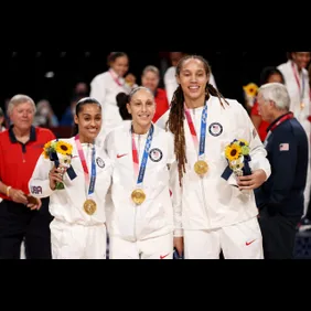 Women's Basketball Medal Ceremony - Olympics: Day 16