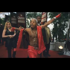 Sisqo Arrives at Grammy Awards