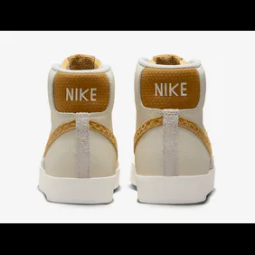 Nike-Blazer-Mid-77-Waffle-5