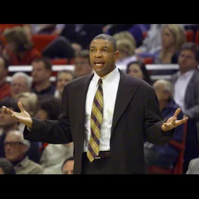 BKN PISTONS-MAGIC 03