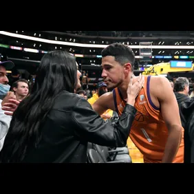 Phoenix Suns v Los Angeles Lakers