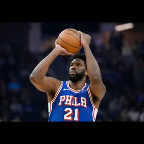 Philadelphia 76ers v Golden State Warriors