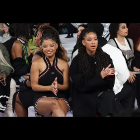 Off-White : Front Row - Paris Fashion Week - Womenswear Fall/Winter 2024-2025