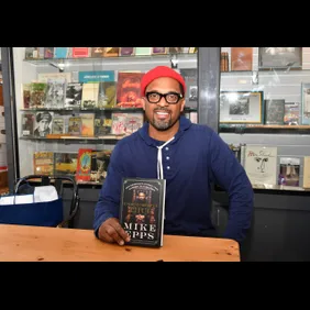 Mike Epps Signs Copies Of His New Book "Unsuccessful Thug"